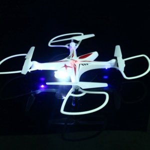 UFO XBM - přesný dron na vysílačku  IQ models