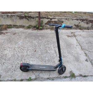 Elektrokoloběžka Blaupunkt ESC608- Použitá, špinavá, plně funkční, outlet Koloběžky IQ models